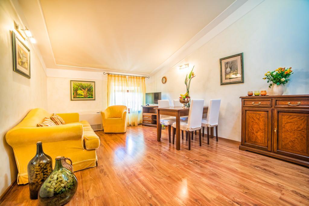 Aparthotel Katalyma 828 กานฟานาร์ ภายนอก รูปภาพ